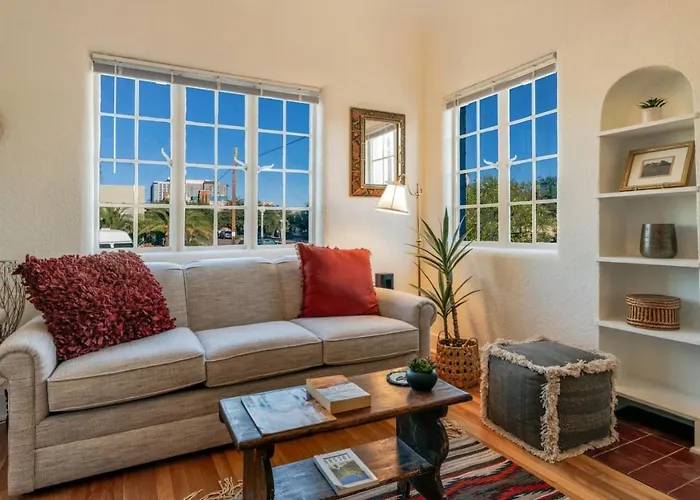 3 Blocks From U Of A And 4th Ave, Cozy, 1 Bedroom 1 Ba *